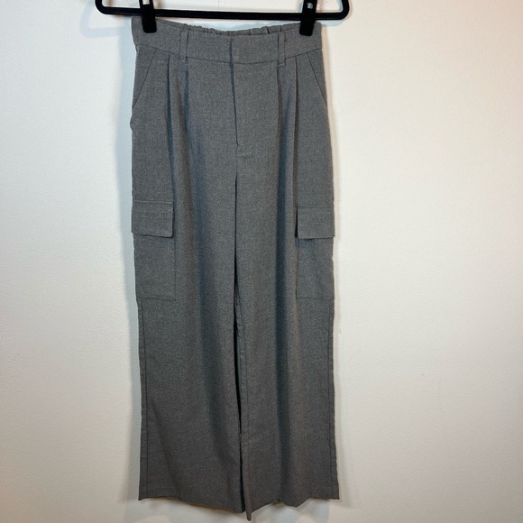 Hollister Womens Ultra High-Rise Wide Leg Cargo Trouser Pants Gray Pockets Small - Picture 1 of 10